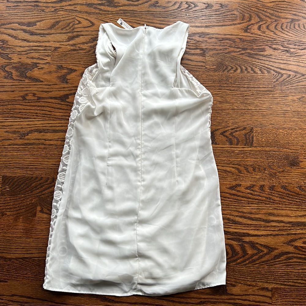 Like 🆕 PINK OWL white dress with lace-like embroidered overlay, size M - Picture 7 of 7
